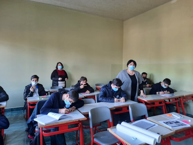 ASE NANATRI TAVISUFLEBA