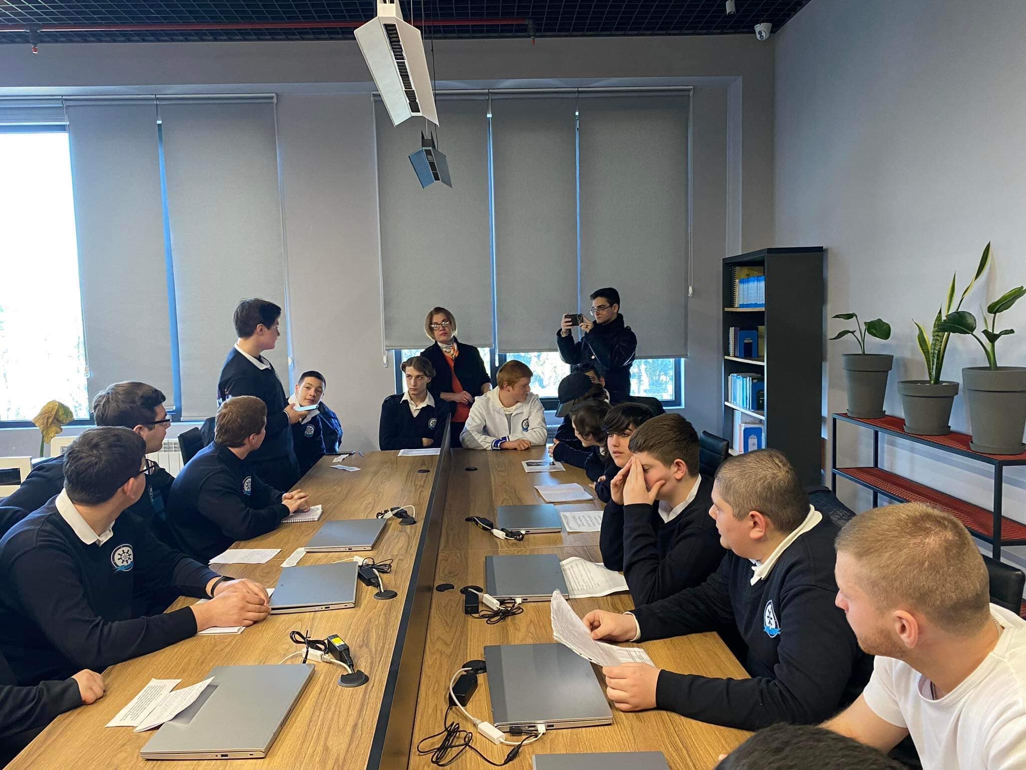 dedis dgestan dakavshirebit 1